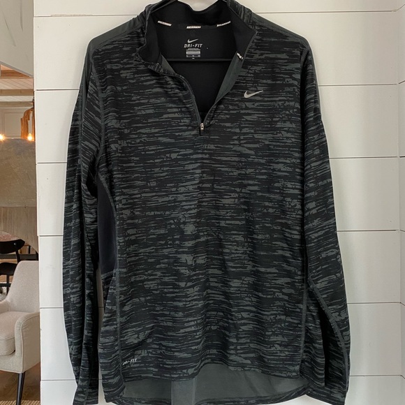 Nike Tops - Nike Pullover